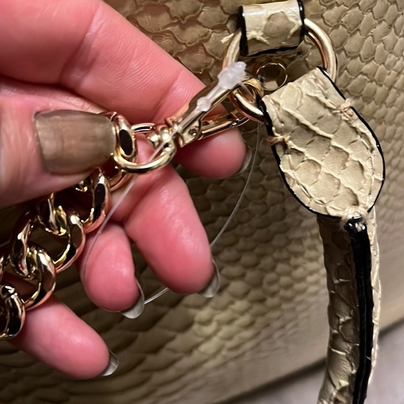 Victoria’s Secret tan reptile faux leather bag with gold hardware, mirror - Picture 11 of 12